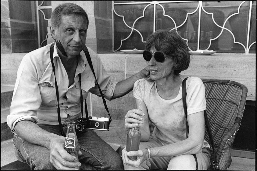 Lee and Maria Friedlander playing Holi at the Umaid Bhawan Palace, Jodhpur, Rajasthan, 1988