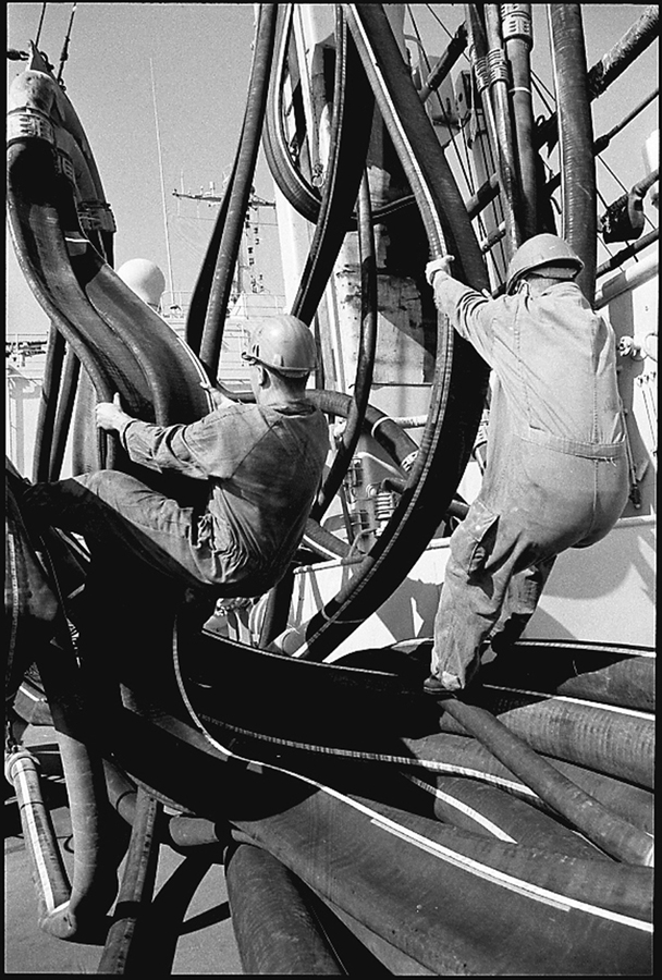 Preparing the oil supply hoses