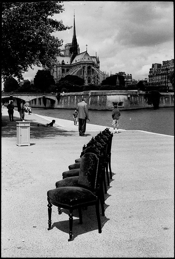 Pont de l’Archevéché, Notre Dame and an antique sale, 1998