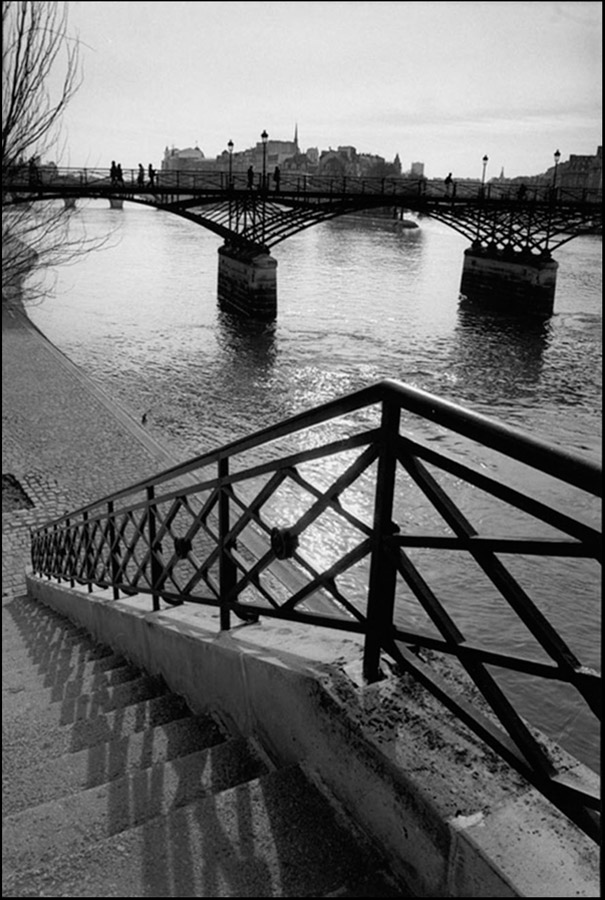 Pont des Arts and Ile de la Cité taken from Quai du Louvre, 2002