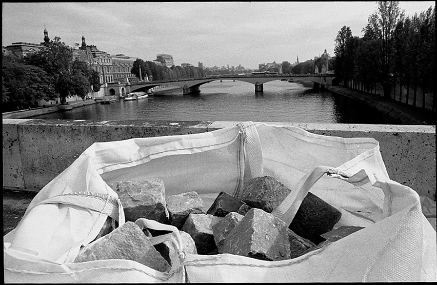 Pont du Carrousel taken from Pont Royal, 2002