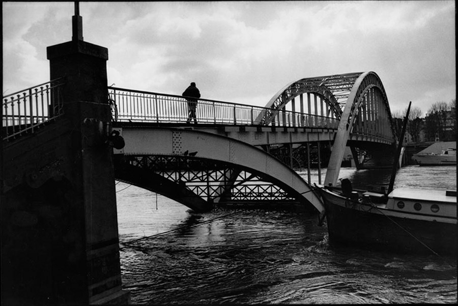 Passerelle de Billy taken from Avenue de New York, 2000