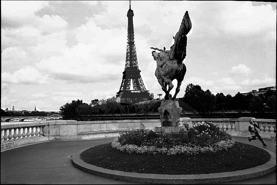 On Pont de Bir Hakeim, 2002