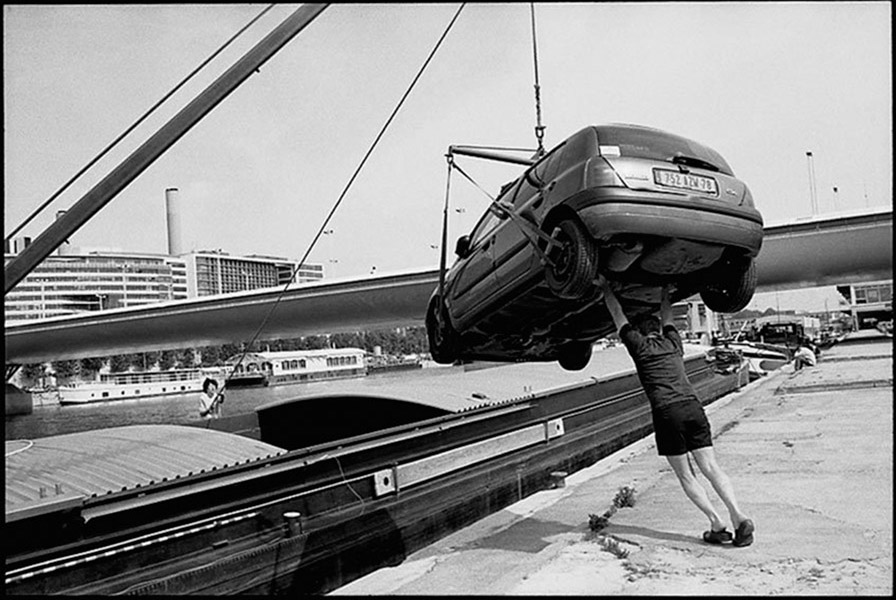 Loading a car on a barge near Pont Charles de Gaulle, 2001