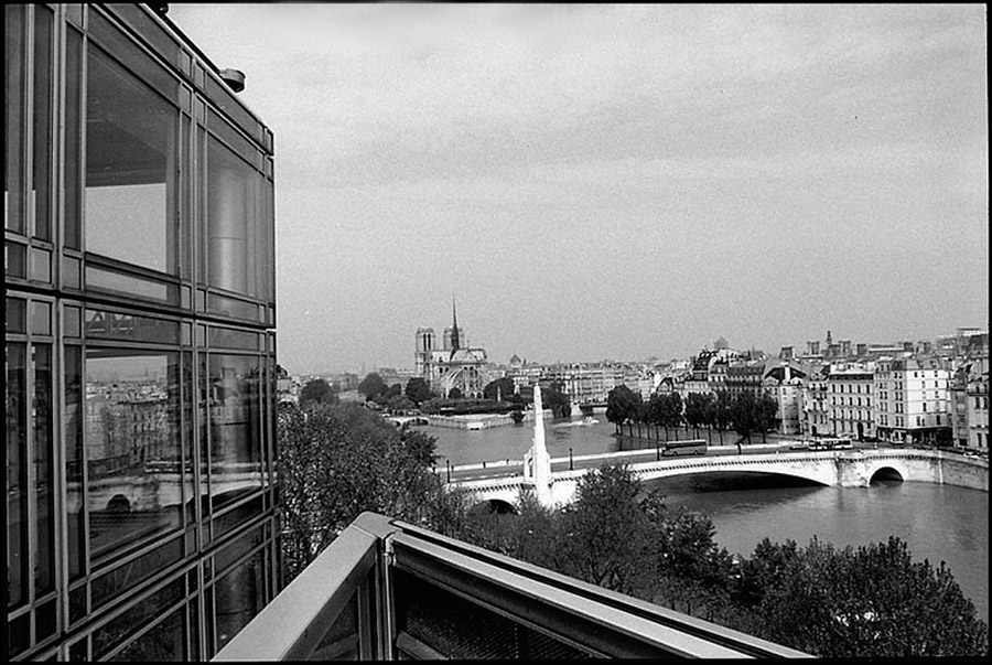 Pont de la Tournelle and Notre Dame taken from IMA, 2001